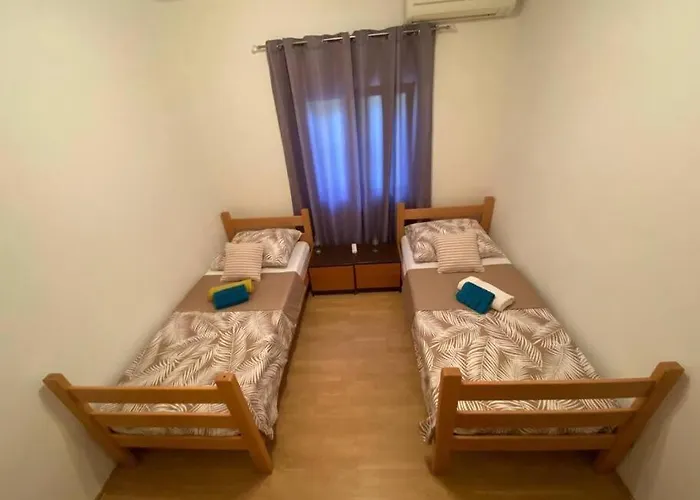 Maribel Apartman